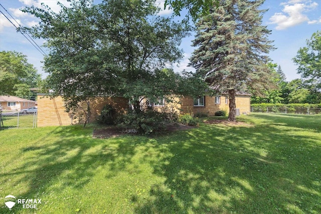 501 Lafayette St, Flint, MI 48503 - view of fenced backyard