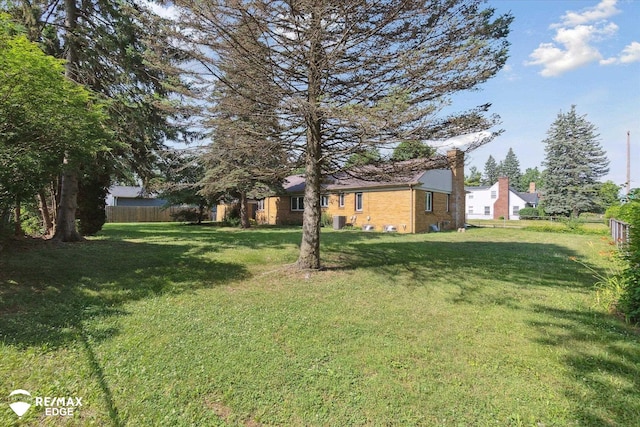 501 Lafayette St, Flint, MI 48503 - view of yard