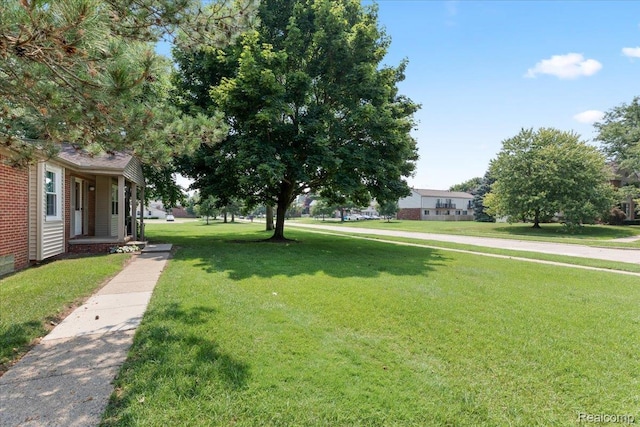 24690 Bashian Dr, Novi, MI 48375 - view of grassy yard