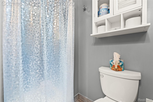 1450 N Stephen Ave, Clawson, MI 48017 - full bathroom featuring curtained shower