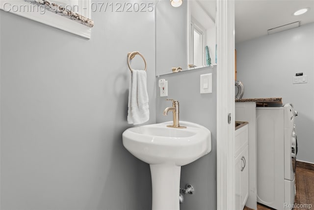 1450 N Stephen Ave, Clawson, MI 48017 - view of bathroom