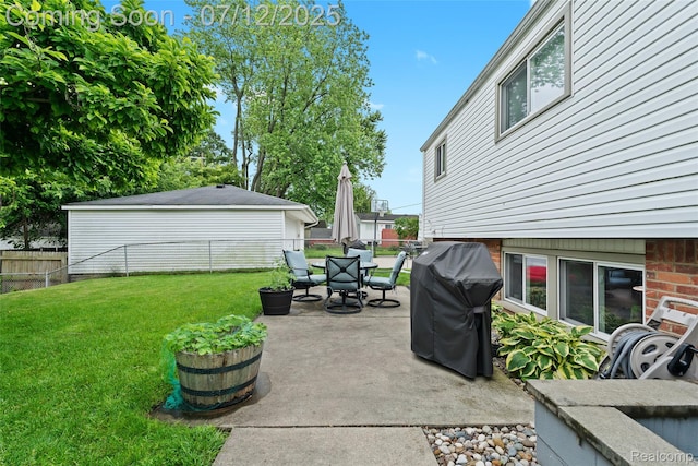 1450 N Stephen Ave, Clawson, MI 48017 - fenced backyard featuring area for grilling, a patio area, and outdoor dining area