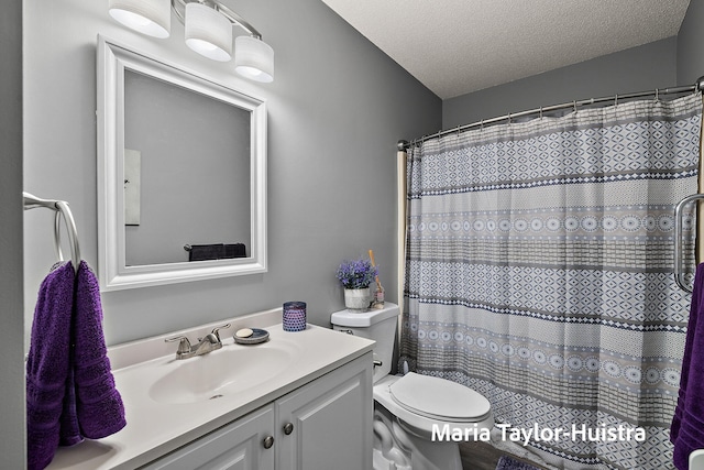 16205 Suffolk Dr, Spring Lake, MI 49456 - full bathroom with vanity, a textured ceiling, and a shower with shower curtain