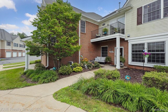1044 Shiawassee Cir, Howell, MI 48843 - photo 3