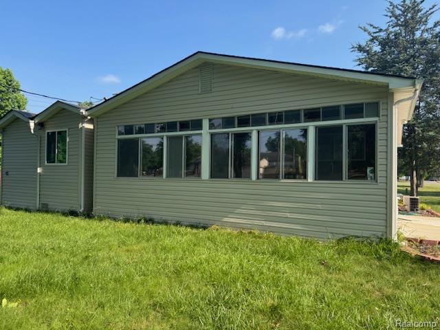 29301 Rockcastle St, Farmington Hills, MI 48336 - photo 3