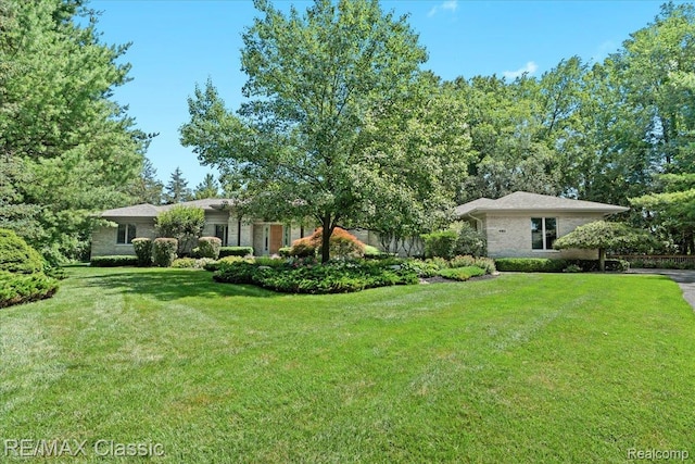 4160 Rolling Pines Ct, Commerce Twp, MI 48382 - photo 3