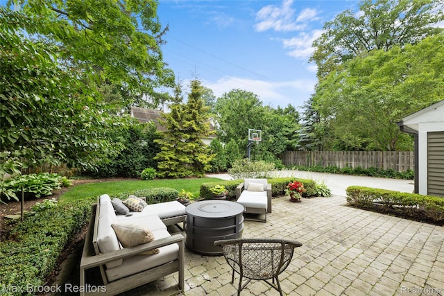 639 N Glenhurst Dr, Birmingham, MI 48009 - view of patio with an outdoor living space