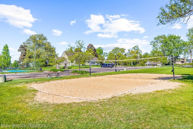 2419 Avondale St W, Sylvan Lake, MI 48320 - view of community featuring volleyball court and a tennis court