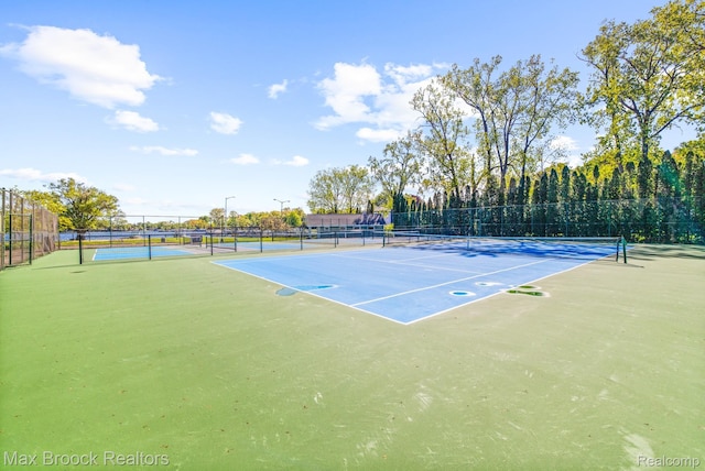 2419 Avondale St W, Sylvan Lake, MI 48320 - view of tennis court