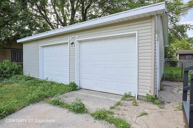 1109 Lewis St, Bay City, MI 48706 - photo 13