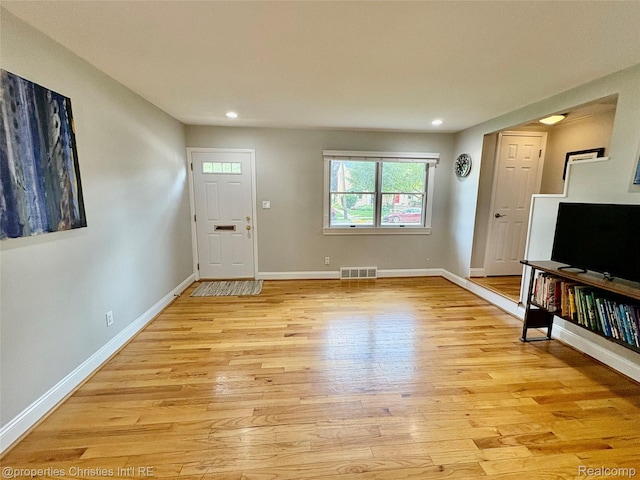 1983 Graefield Rd, Birmingham, MI 48009 - entryway featuring light wood finished floors and recessed lighting