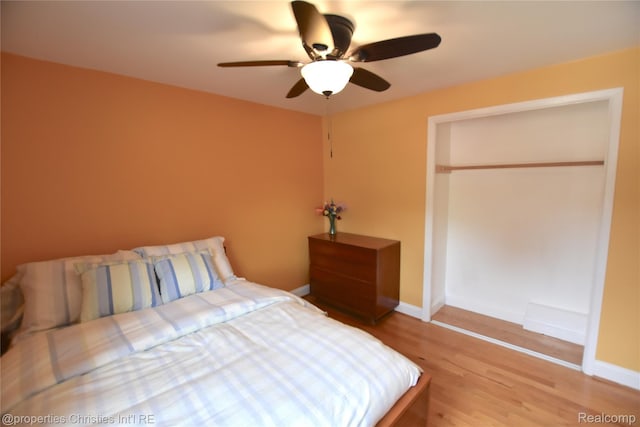 1983 Graefield Rd, Birmingham, MI 48009 - bedroom with light wood-type flooring and ceiling fan