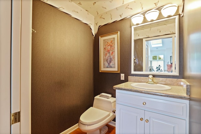 5 Mission Rdg, Frankenmuth, MI 48734 - bathroom featuring vanity and toilet