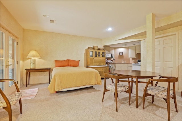 5 Mission Rdg, Frankenmuth, MI 48734 - bedroom with light carpet and recessed lighting