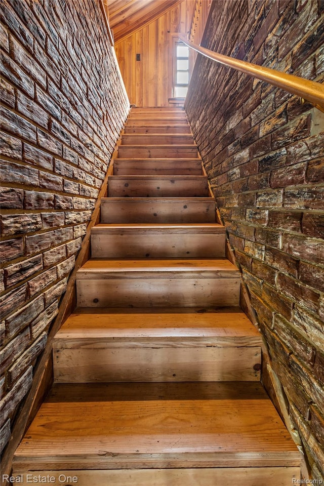 212 La Plaza Ct, Royal Oak, MI 48073 - view of stairway