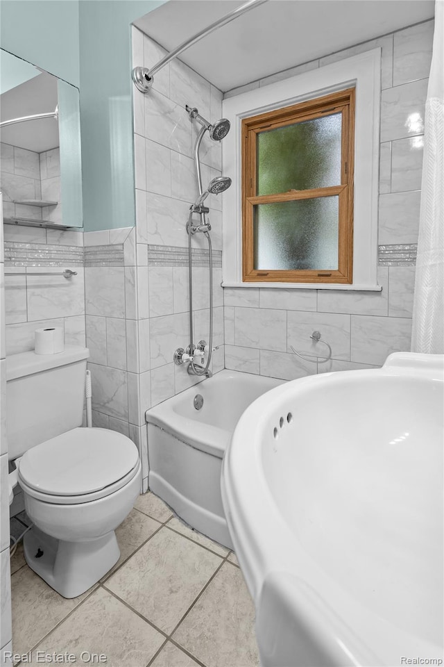 212 La Plaza Ct, Royal Oak, MI 48073 - full bath featuring tile walls, shower / bath combination, and tile patterned flooring