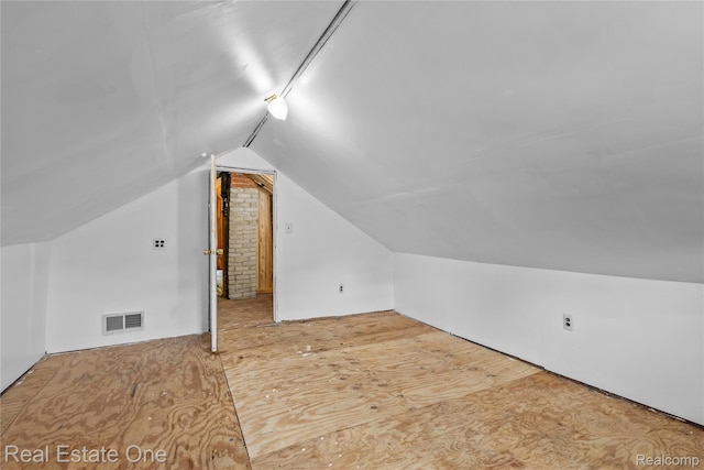 212 La Plaza Ct, Royal Oak, MI 48073 - additional living space featuring lofted ceiling