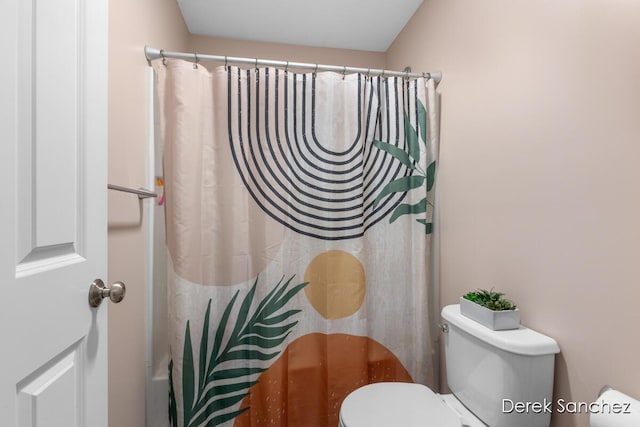 5845 Nile Dr SW, Wyoming, MI 49418 - bathroom with toilet and shower / tub combo