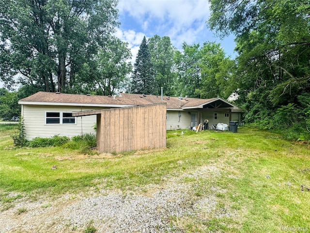 7889 Chilson Rd, Hamburg, MI 48169 - view of yard