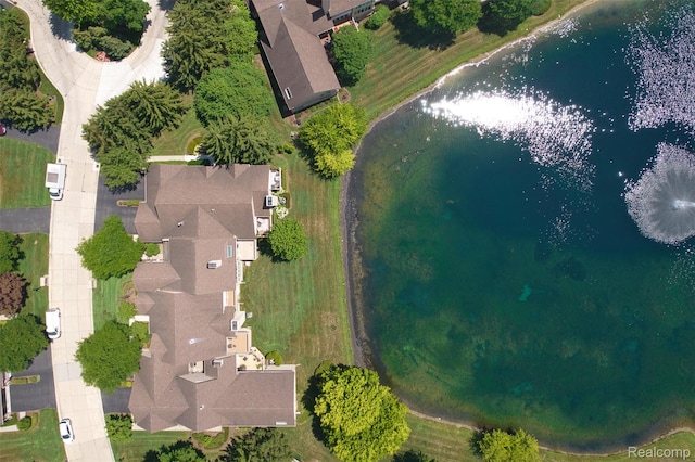 584 Cambridge Way, Bloomfield Hills, MI 48304 - view of property location with a large body of water