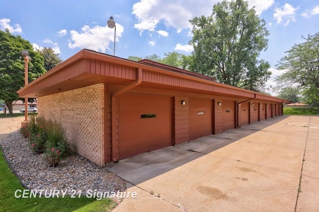 4515 Gratiot Rd, Saginaw, MI 48638 - view of garage