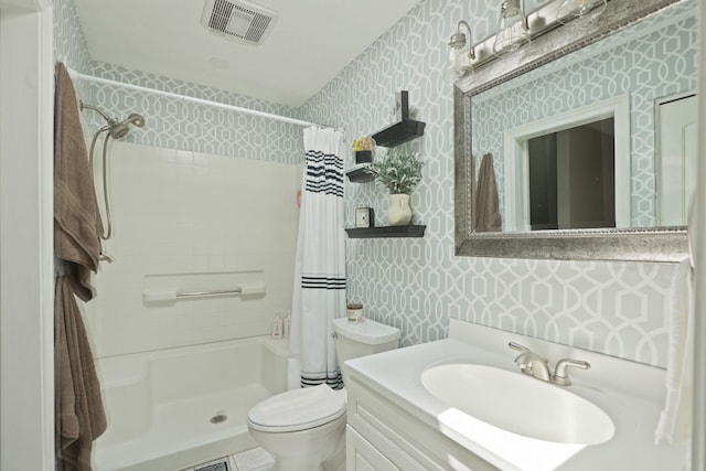 516 Zehnder Dr, Frankenmuth, MI 48734 - full bathroom with wallpapered walls, vanity, and a shower with shower curtain