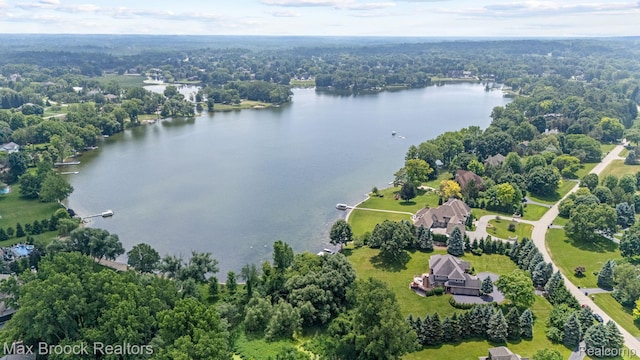 519 Hawksmoore Dr, Clarkston, MI 48348 - aerial view of a large body of water