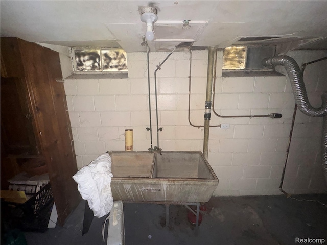 17416 Bentler St, Detroit, MI 48219 - unfinished below grade area with a sink