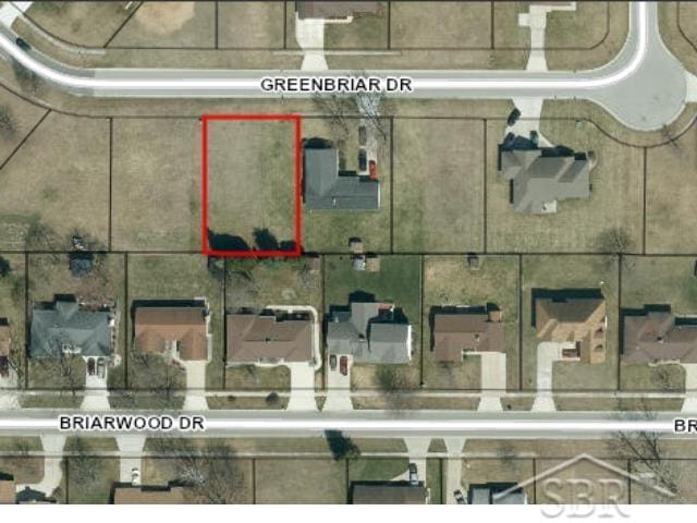 2840 Greendbriar Dr, Saginaw, MI 48601