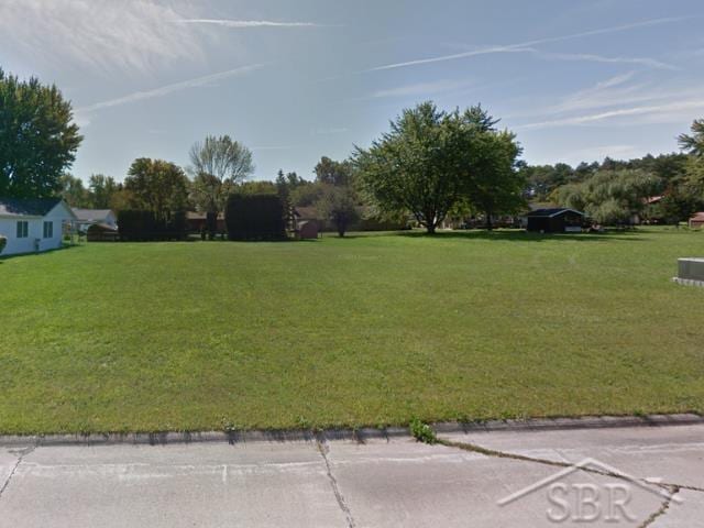 2840 Greendbriar Dr, Saginaw, MI 48601