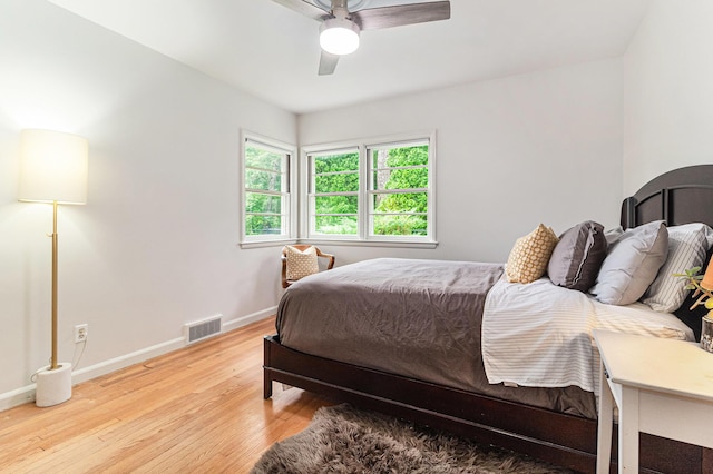2659 Bedford Rd, Ann Arbor, MI 48104 - bedroom featuring light wood-style floors and ceiling fan