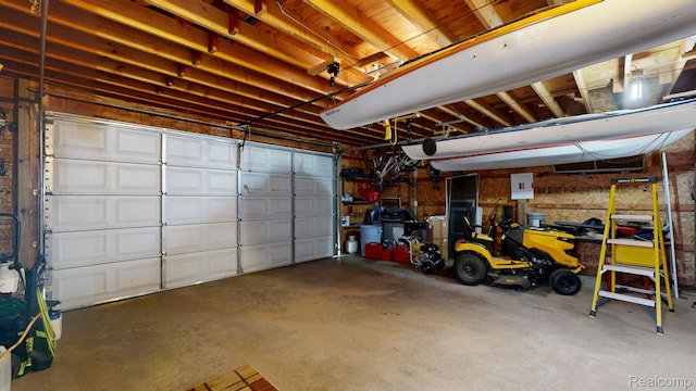 3733 N Hoover Ave, Gladwin, MI 48624 - view of garage