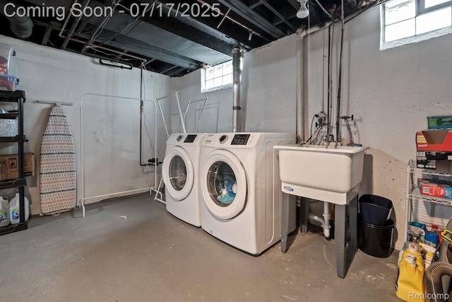 309 S Dorchester Ave, Royal Oak, MI 48067 - laundry area with washing machine and dryer