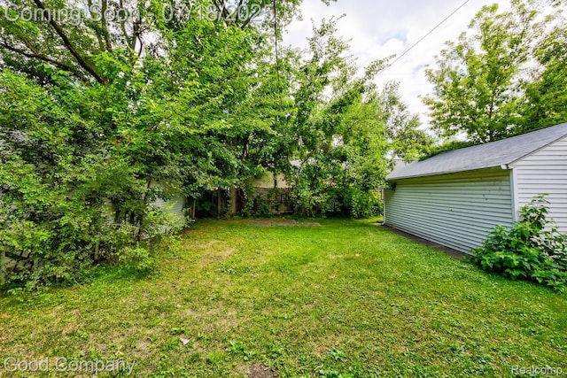 21797 Moross Rd, Grosse Pointe, MI 48236 - view of yard