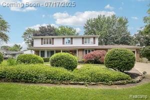 402 Thomas Ln, Grand Blanc, MI 48439 - view of traditional-style home