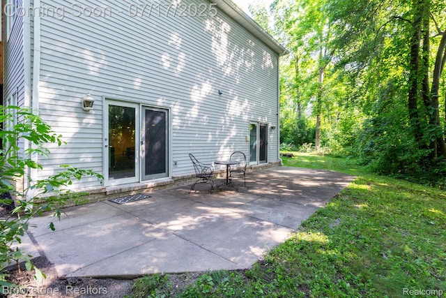 8808 Big Lake Rd, Clarkston, MI 48346 - view of patio