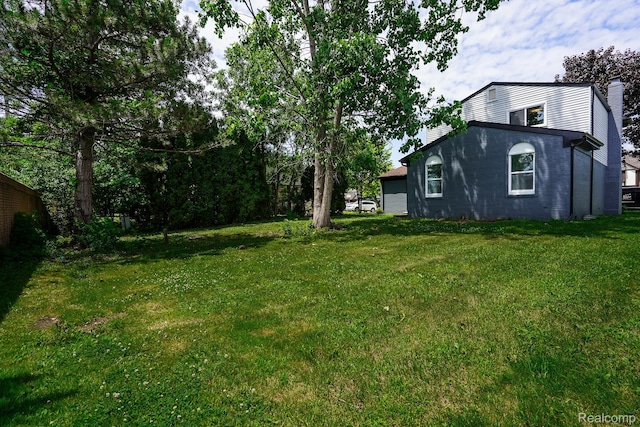 45293 Heatherwoode Ln, Macomb, MI 48044 - view of green lawn