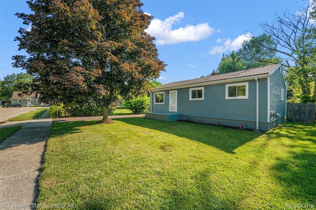 21986 Wellington Ave, Warren, MI 48089 - photo 2
