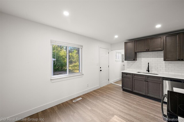 21986 Wellington Ave, Warren, MI 48089 - photo 15