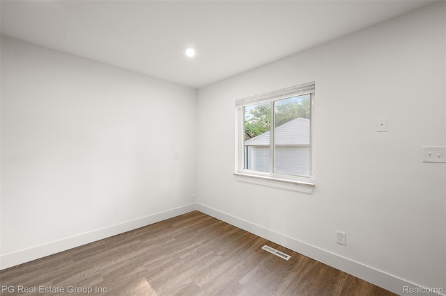 21986 Wellington Ave, Warren, MI 48089 - photo 17