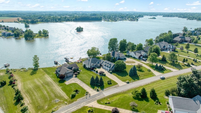 8321 Odowling Dr, Onsted, MI 49265 - aerial perspective of suburban area featuring a large body of water