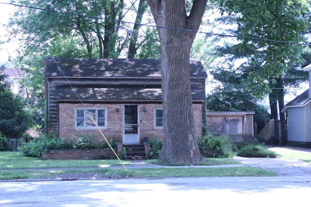 43 N Lincoln Ave, Niles, MI 49120 - view of front of home featuring brick siding and entry steps