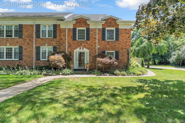 100 Billingsgate Ct, Bloomfield Hills, MI 48301 - view of front facade featuring a front yard and brick siding