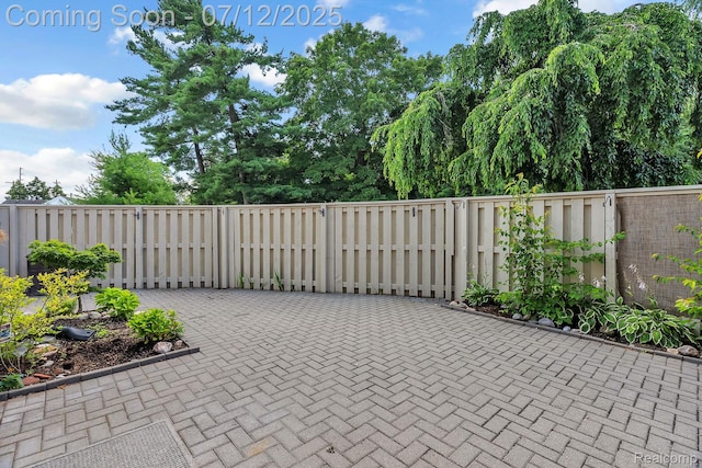 100 Billingsgate Ct, Bloomfield Hills, MI 48301 - view of patio