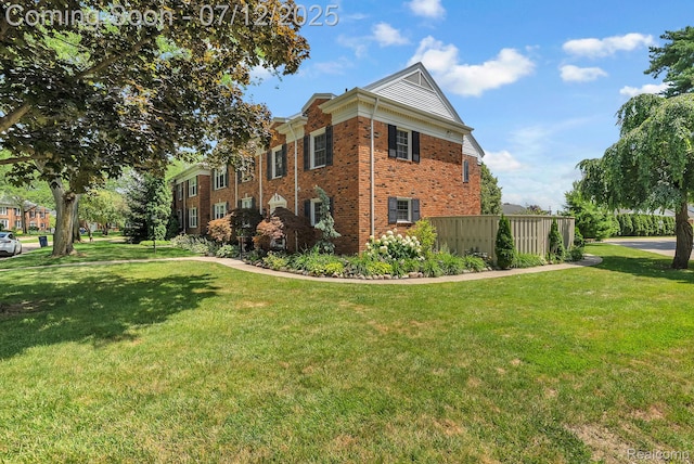 100 Billingsgate Ct, Bloomfield Hills, MI 48301 - view of side of home featuring brick siding and a lawn