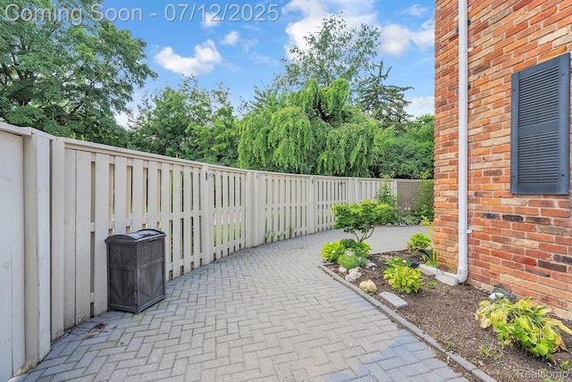 100 Billingsgate Ct, Bloomfield Hills, MI 48301 - fenced backyard featuring a patio
