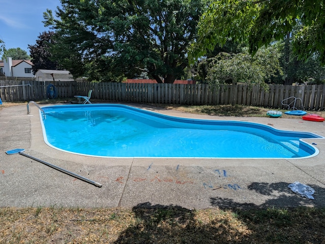 287-289 S Waverly Rd, Holland, MI 49423 - view of swimming pool with a fenced backyard and a patio