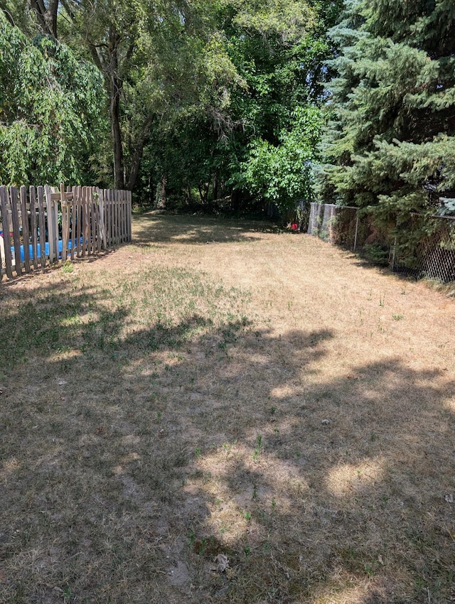 287-289 S Waverly Rd, Holland, MI 49423 - view of yard