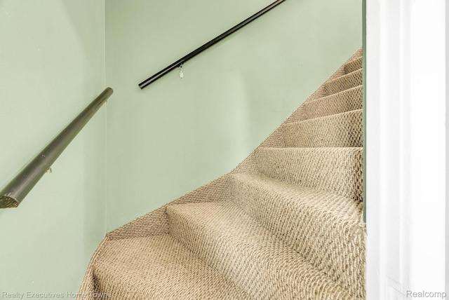 509 13th St, Port Huron, MI 48060 - view of stairway