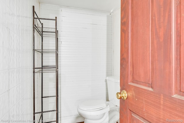 509 13th St, Port Huron, MI 48060 - bathroom with toilet